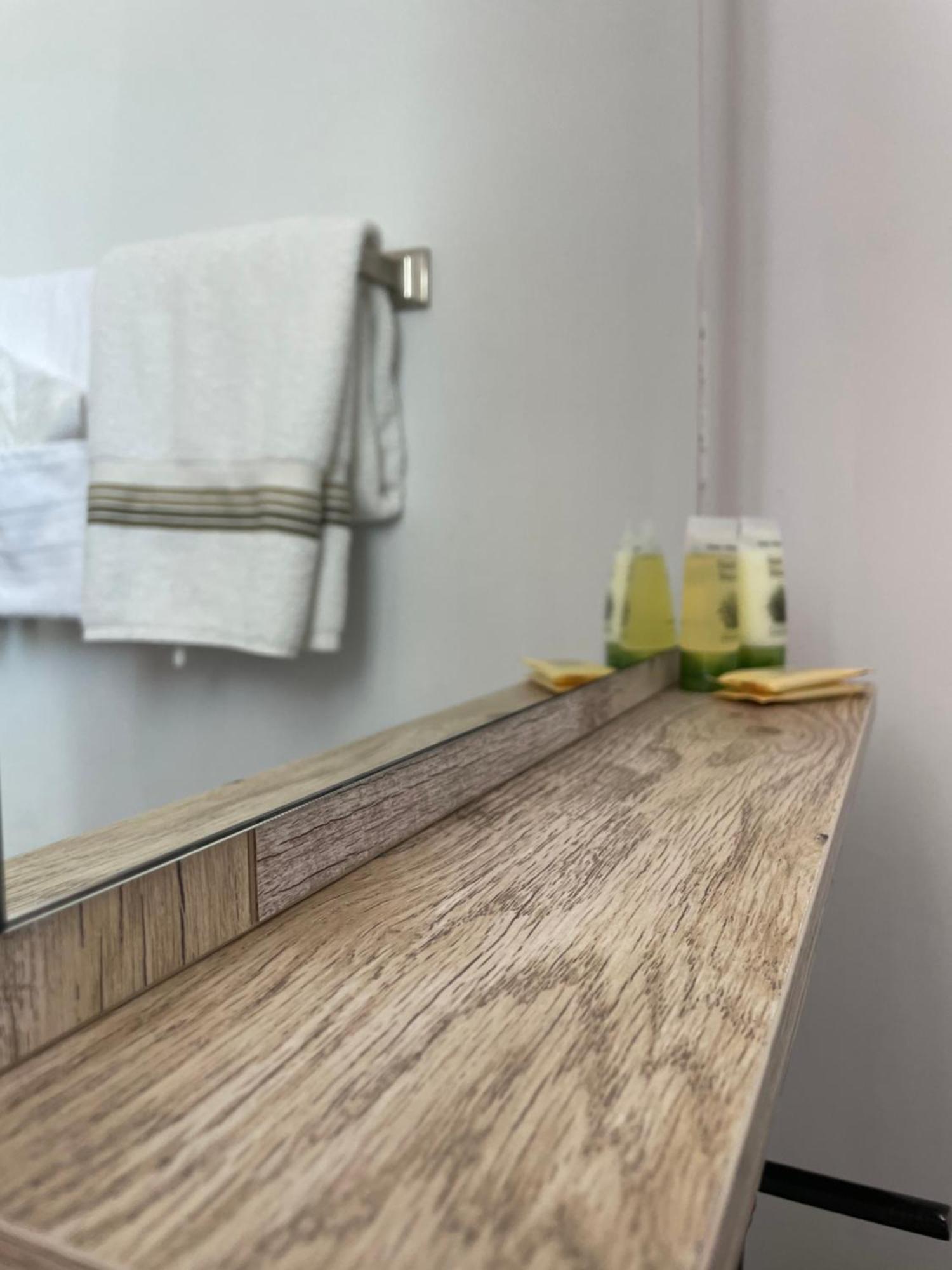 Howard Johnson By Wyndham Ridgecrest, Ca Ngoại thất bức ảnh