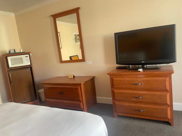 Howard Johnson By Wyndham Ridgecrest, Ca Ngoại thất bức ảnh